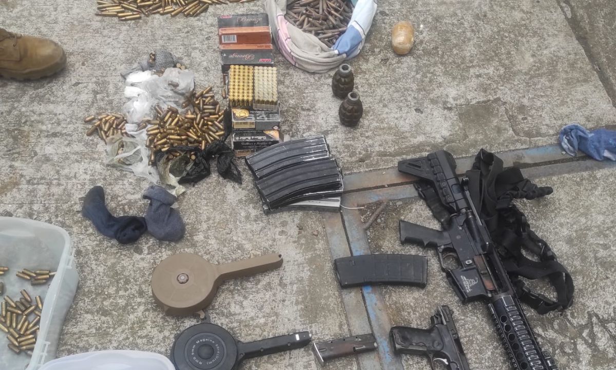 Militares encontraron armas en cárcel de Guayaquil.