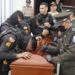 El presidente Daniel Noboa, aseguró que los asesinos de policías y militares serán considerados como objetivo militar en el país.