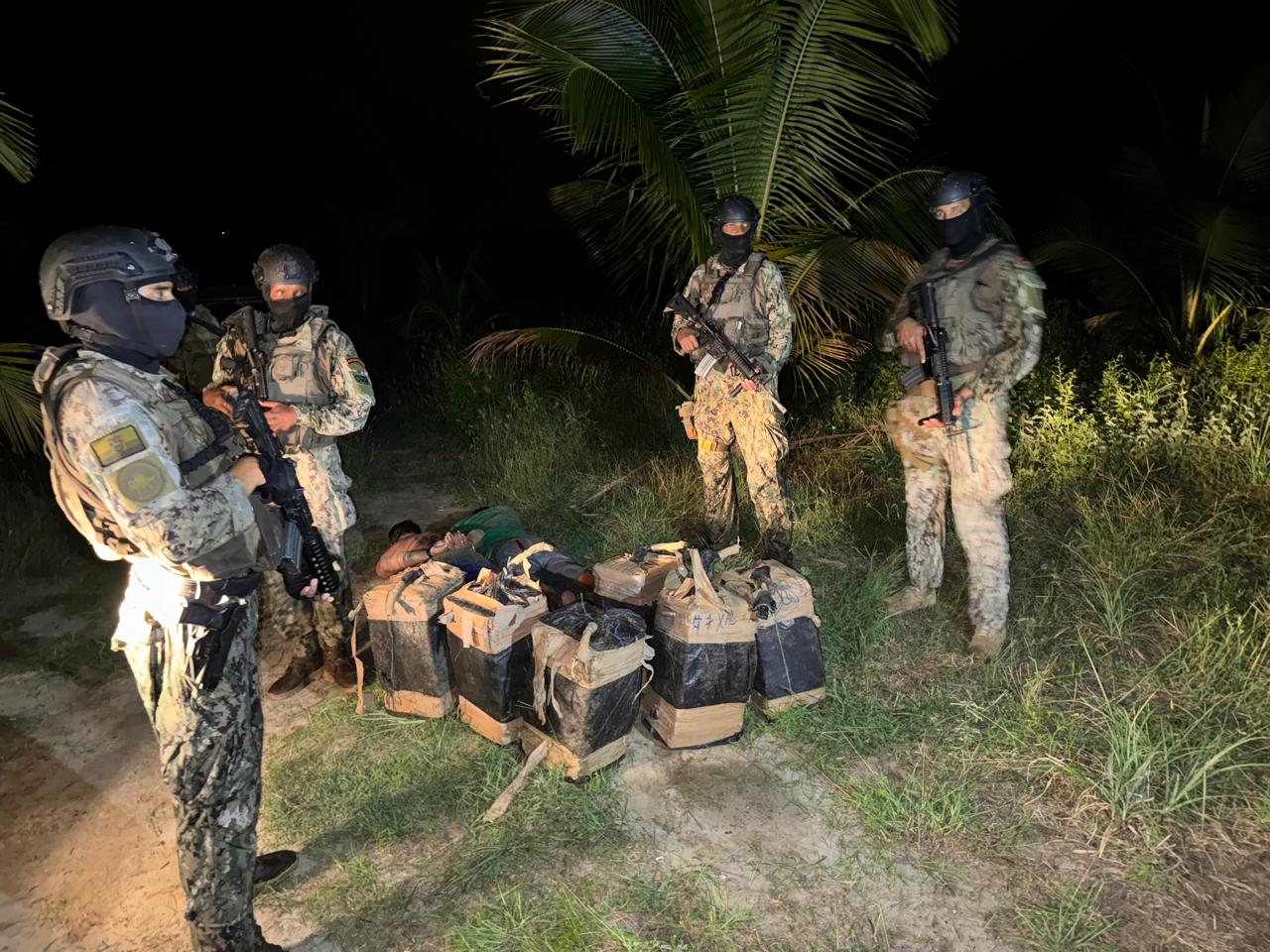 En el cantón Jama, ubicado en el norte de la provincia de Manabí, las autoridades decomisaron un cargamento de droga.