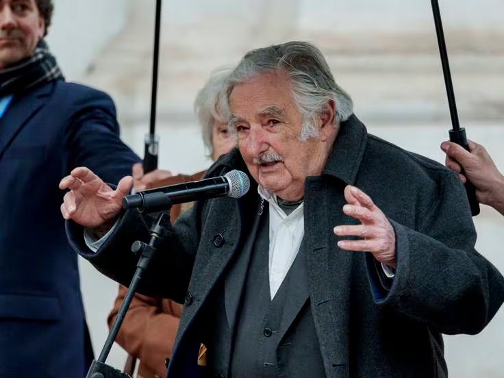 José Mujica, expresidente uruguayo anunció este lunes 29 de abril del 2024  que se le ha detectado un tumor en el esófago.