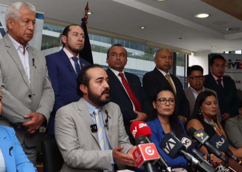 La Asociación de Municipalidades del Ecuador (AME) liderada por los alcaldes del país ha tomado una medida de hecho.