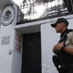 La Embajada de México en Ecuador cerrará de forma indefinida y suspenderá todos los servicios consulares.