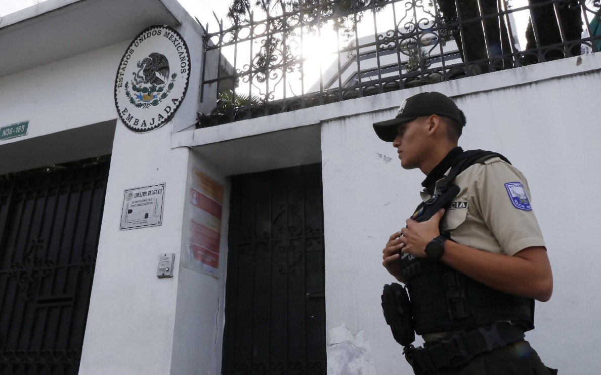 La Embajada de México en Ecuador cerrará de forma indefinida y suspenderá todos los servicios consulares.