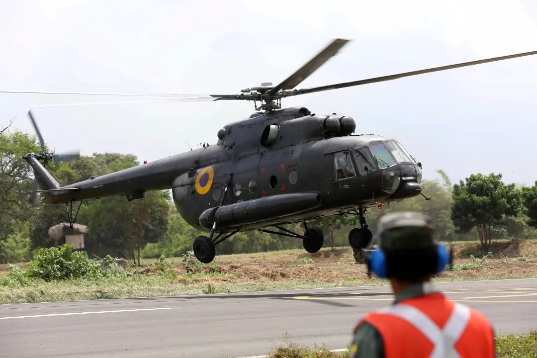 Las fuertes lluvias que se registran en el Oriente ecuatoriano han complicado el rescate de ocho fallecidos tras un accidente de helicóptero.