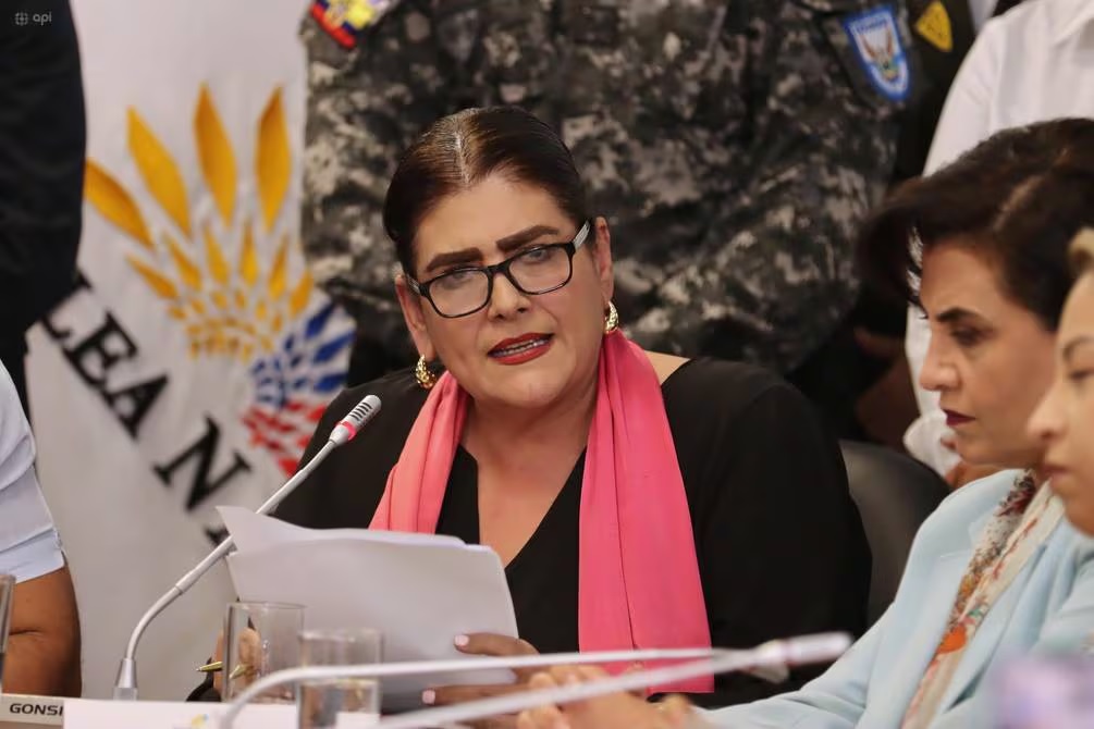 Mónica Palencia presentó la renuncia y no seguirá al frente del Ministerio de Gobierno de Ecuador y ya tiene reemplazo.