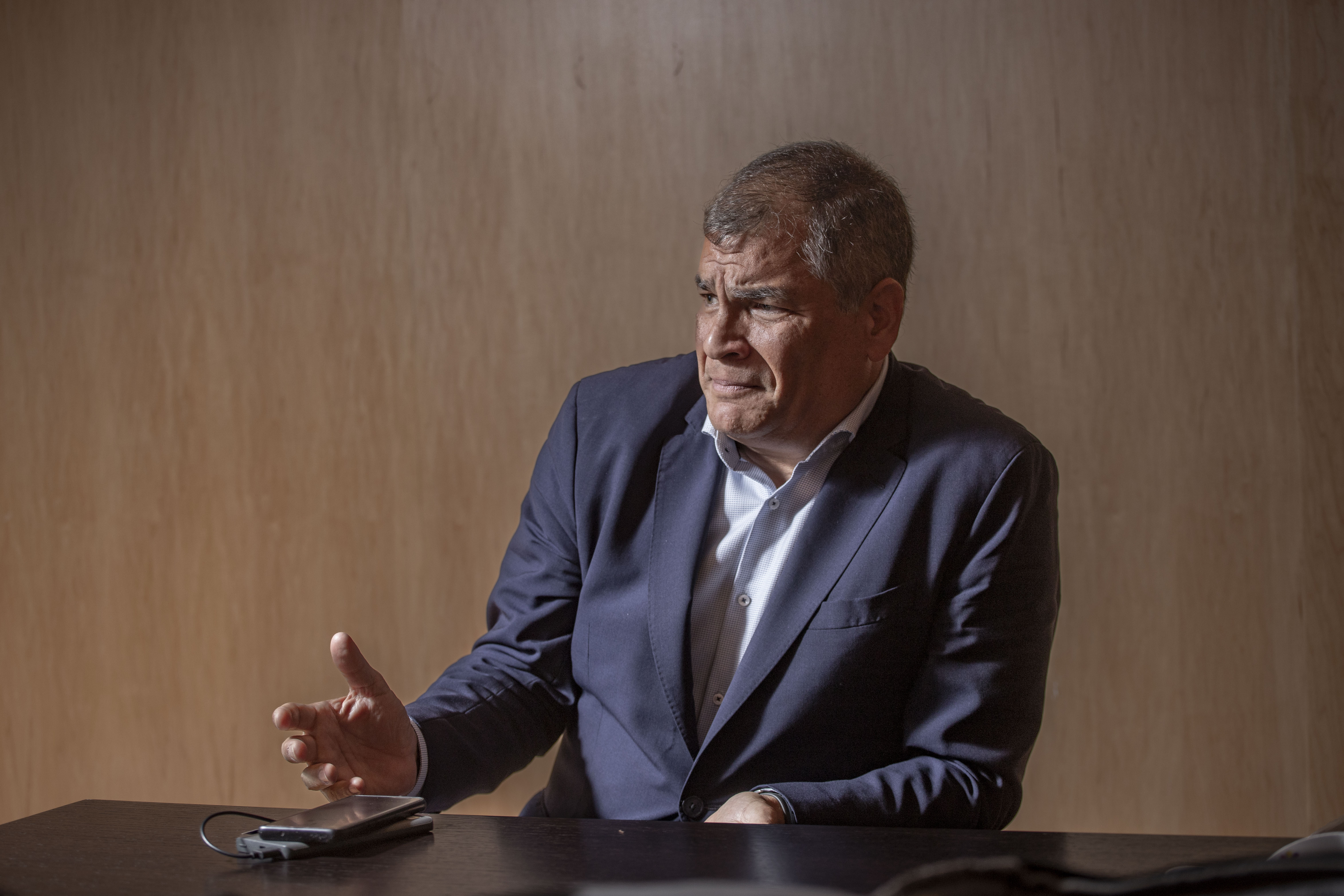 Rafael Correa es denunciado por traición a la patria