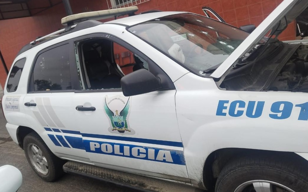 Un operativo de control en el cantón La Troncal, terminó con cuatro policías baleados. Las víctimas estaban en un patrullero.