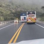 Varios videos de la competencia de dos buses de pasajeros se han viralizado a través de redes sociales y grupos de Whatsapp.