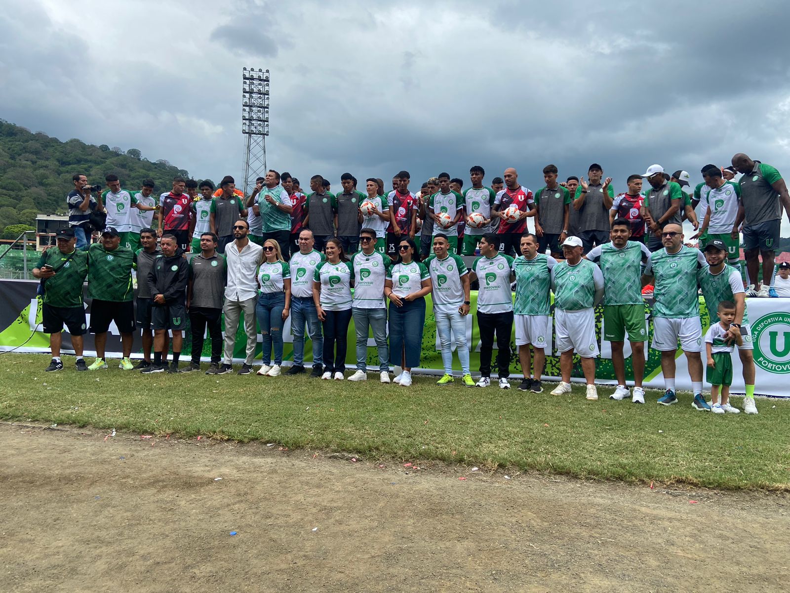 La 'Fiesta Verde y Blanco' se tomará el estadio Reales Tamarindos, en Portoviejo la tarde y noche de este sábado 27 de abril.