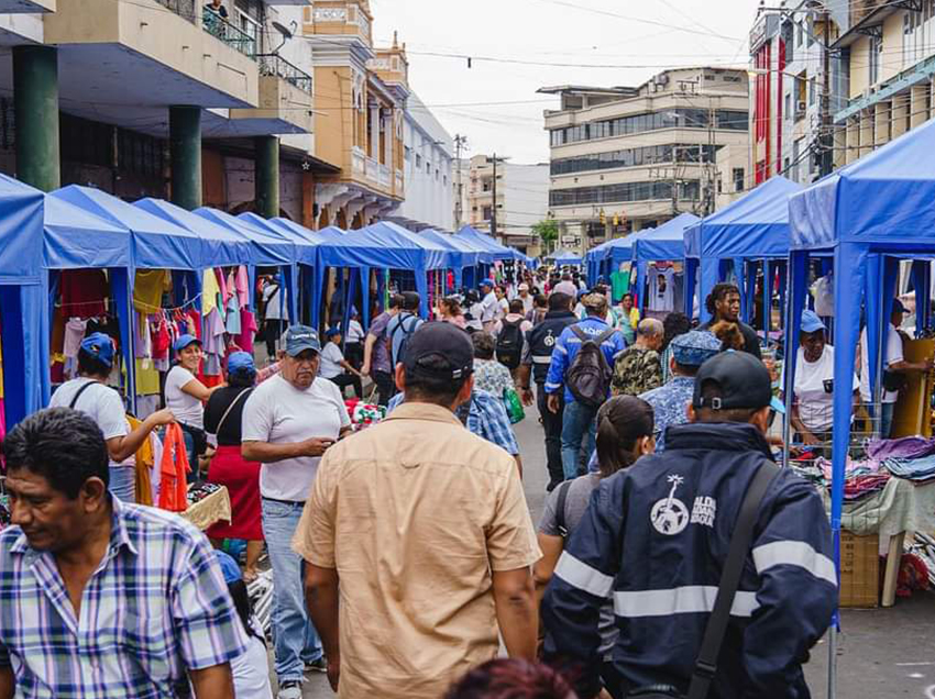 Delincuente fue atrapado en zona comercial de Guayaquil.