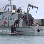 Dos, de un total de tres toneladas de droga, fueron recuperadas por la Armada del Ecuador tras el naufragio de dos embarcaciones.