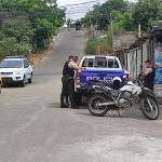Dos disparos, uno de ellos en la boca, recibió un obrero del Municipio de Manta en la ciudadela 15 de Abril, en Manta.