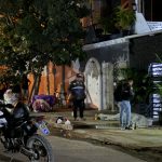 Durante un rezo, en el barrio San Pedro, de Manta, asesinaron a dos hombres la noche de este viernes 17 de mayo del 2024.