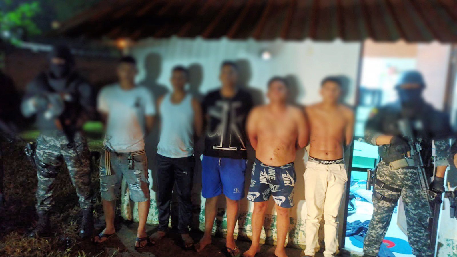 Operación policial deja 21 detenidos