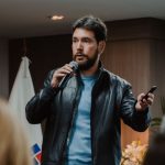 Jan Topic renuncia a buscar la Presidencia de Ecuador en el 2025