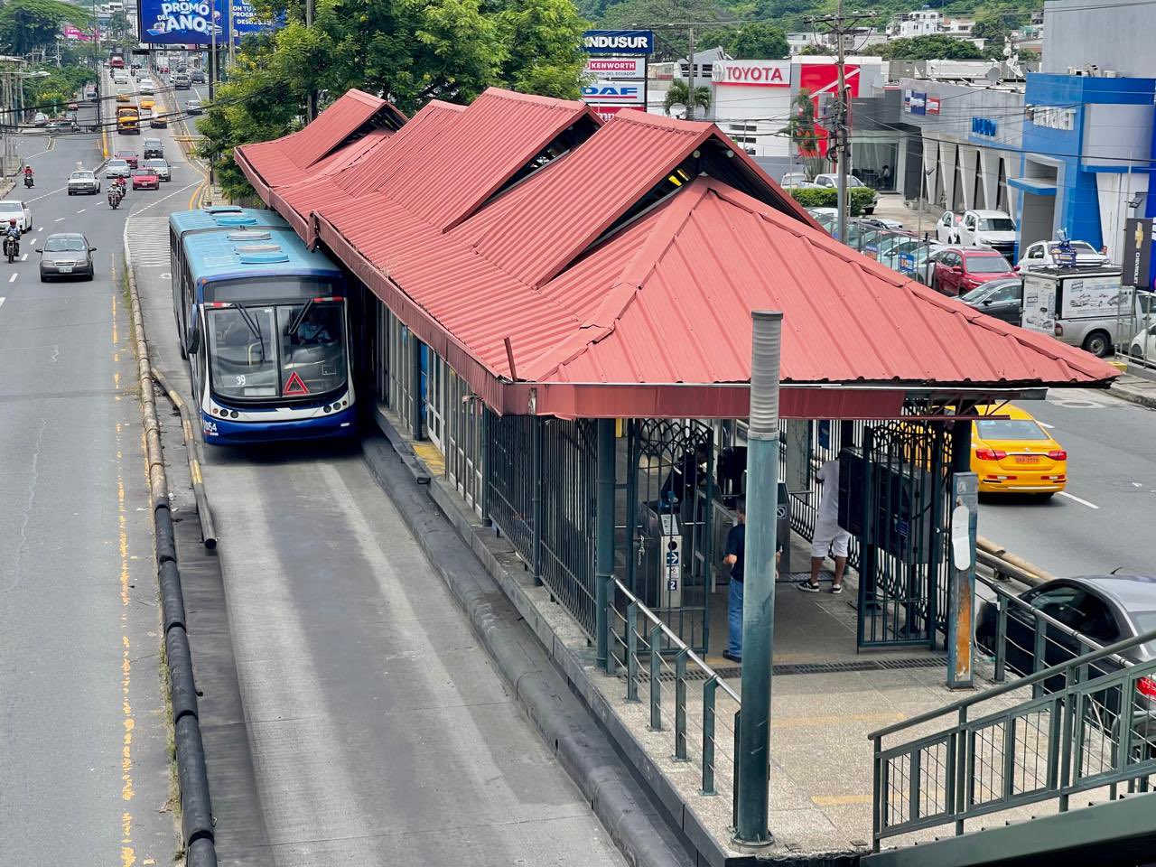 Metrovía Guayaquil sube precio Aquiles Alvarez