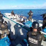 Seis extranjeros, entre ellos un ecuatoriano, fueron detenidos en altamar por miembros de la Marina de El Salvador.