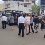 Sin ningún tipo de homenaje, sin resguardo policial y pocas personas se dio el sepelio de la abogada Claudia Martínez.