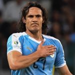 Tras 16 años de su debut, el delantero Edinson Cavani se retira de manera oficial de la selección uruguaya de fútbol.