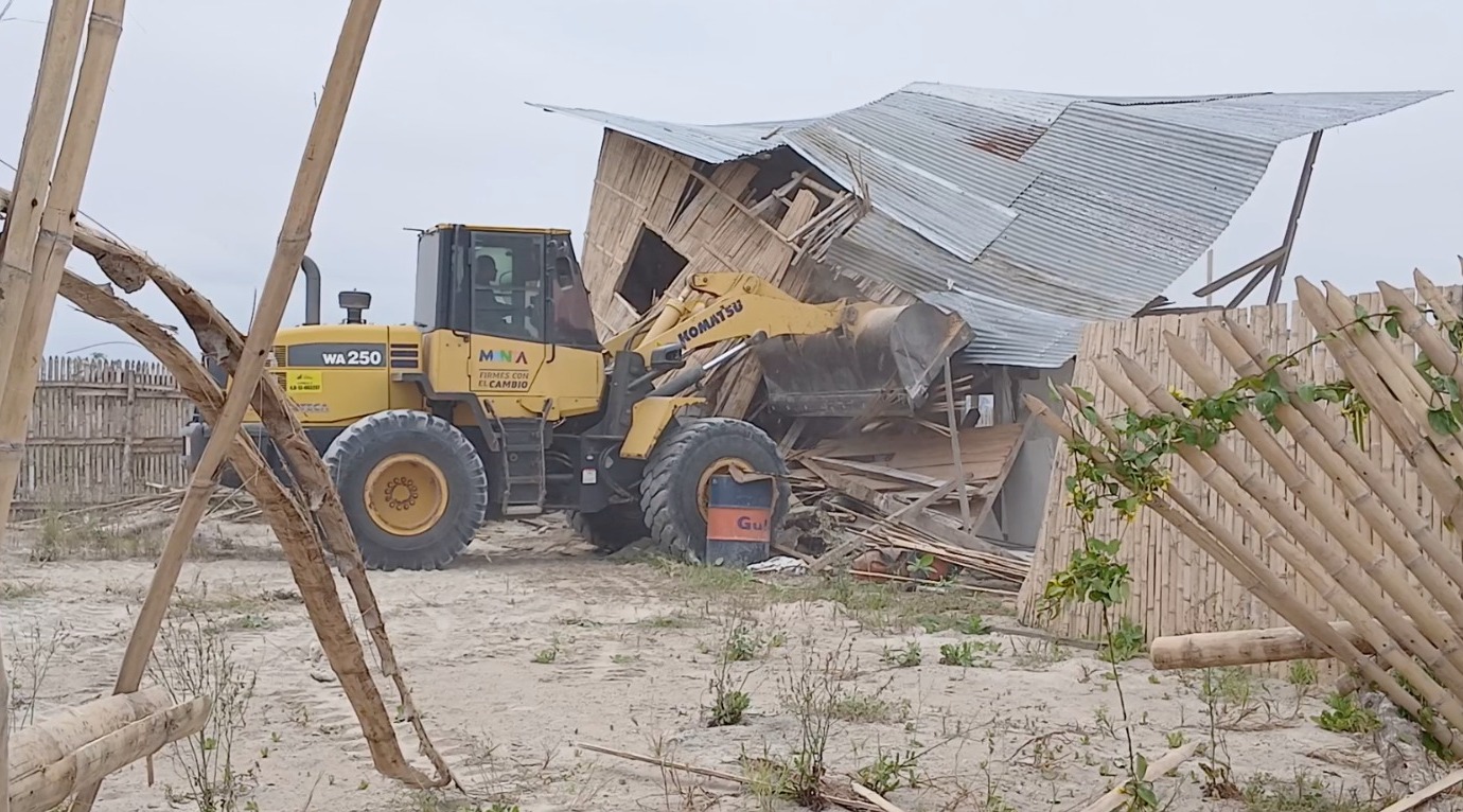 desalojan las viviendas construidas en predios municipales