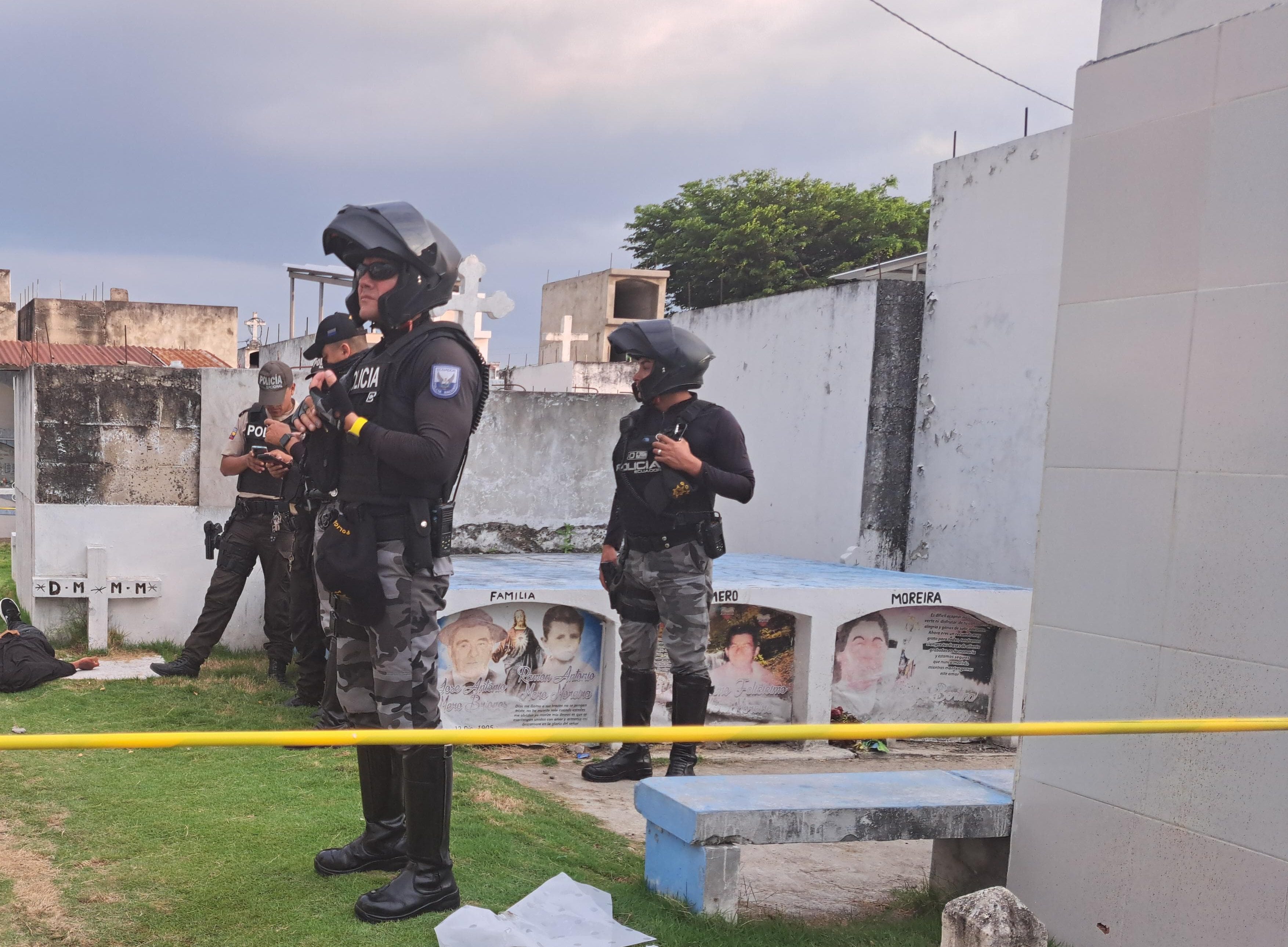 Sicarios matan a un hombre durante un sepelio en Portoviejo