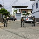 Al menos dos casas de allegados de alias Fito han sido allanadas pasado el mediodía de este viernes 7 de junio del 2024, en Manta.