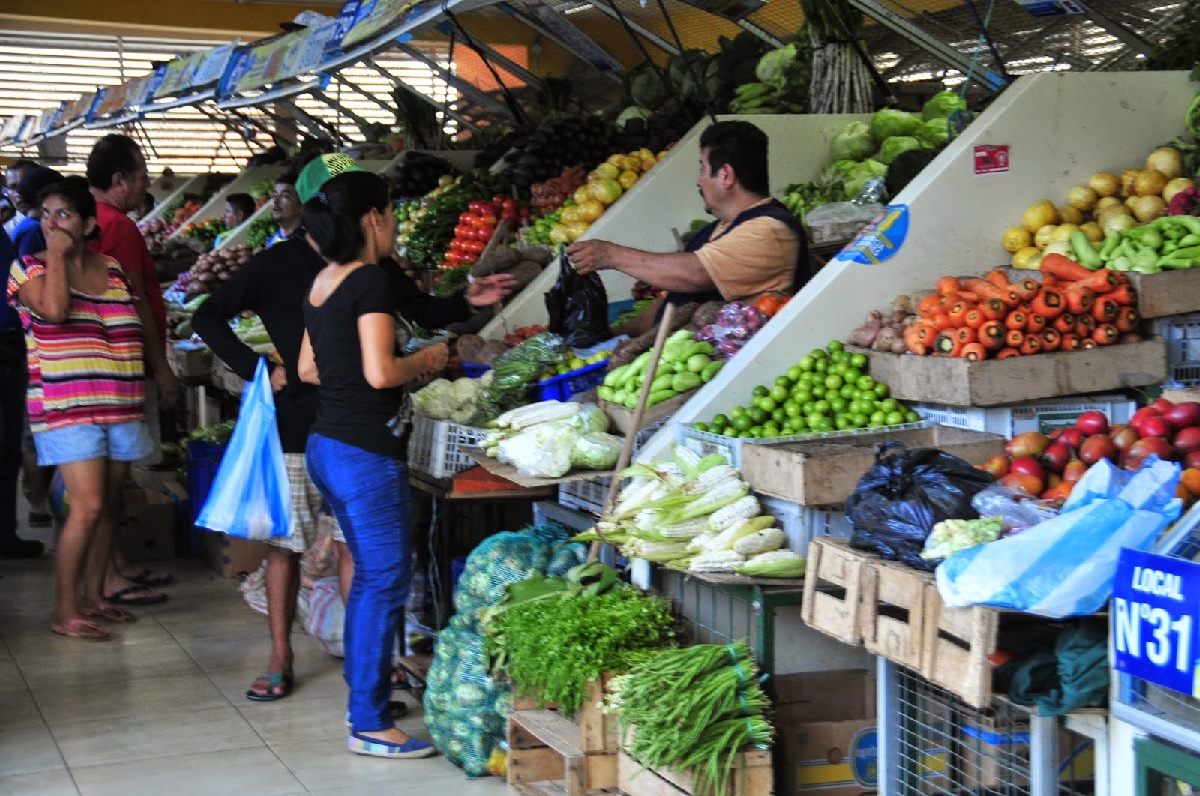 Con un costo promedio de 832 dólares, Manta y Cuenca son las ciudades con la canasta básica familiar más caras del Ecuador.