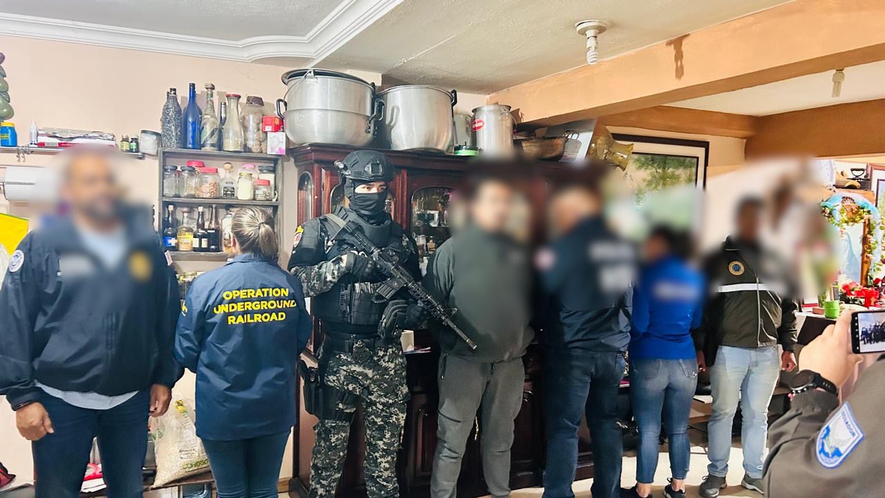 Detenido en Cuenca con 7 mil videos de pornografía infantil