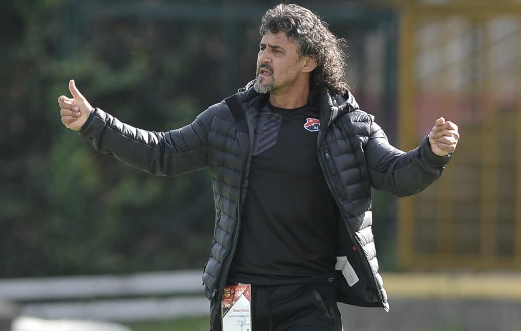 Leonel Álvarez, reconocido director técnico colombiano llegó a Guayaquil para ser presentado como nuevo técnico de Emelec.