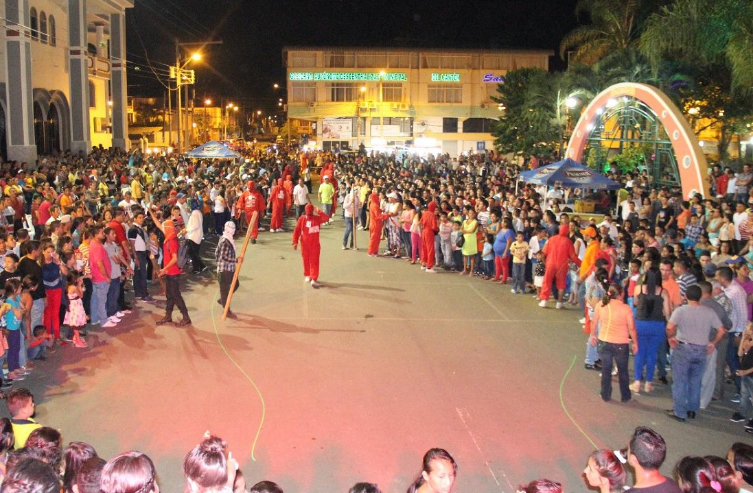 Los eventos públicos y fiestas populares de todo tipo, en Manabí, solo podrán realizarse hasta máximo la medianoche.
