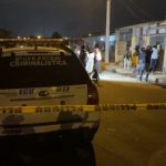 Un grupo de amigos fue sorprendido por sicarios armados. Las víctimas estaban afuera de una vivienda cuando les dispararon.
