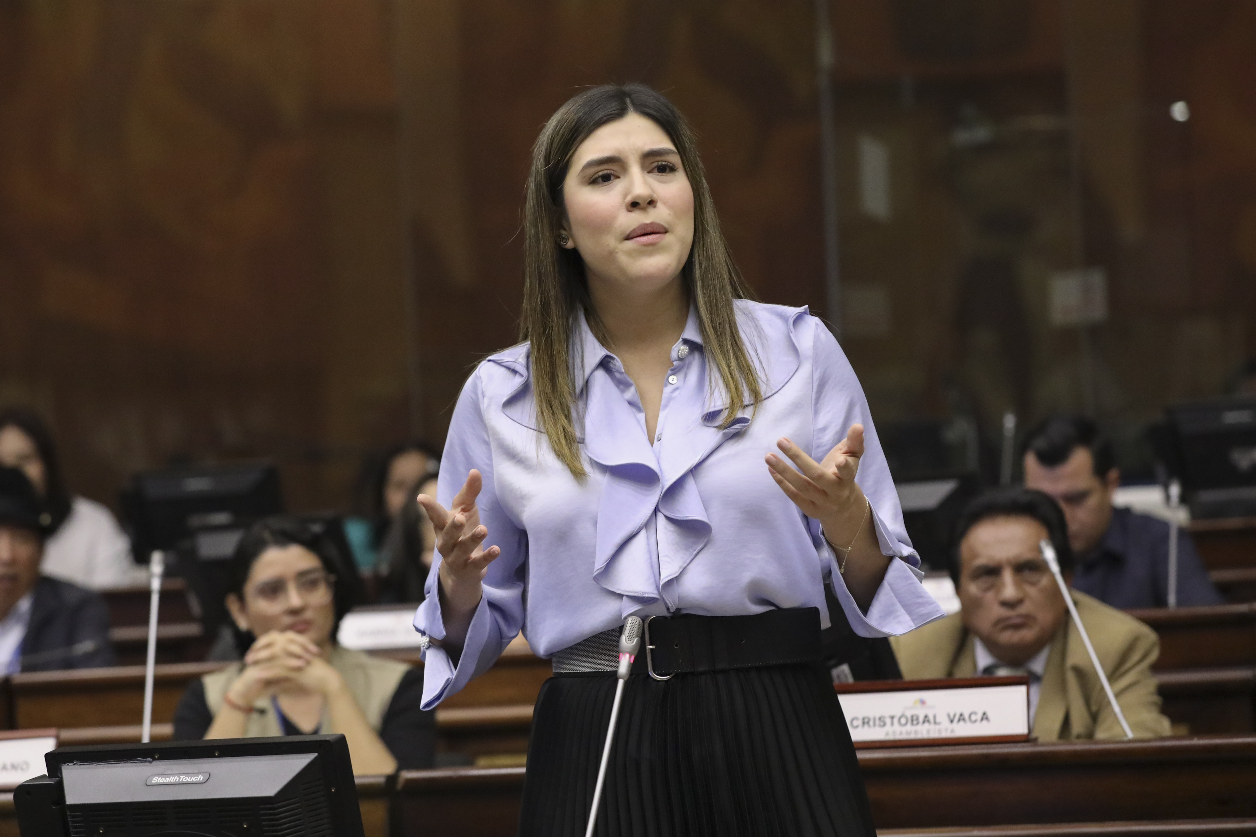 Valentina Centeno: "Quieren declararlo loco (al presidente)"; CAL analizaría sanciones