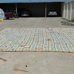 En Salinas, detienen lancha con casi una tonelada de droga