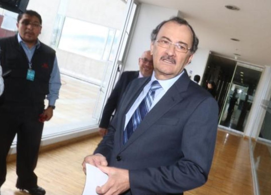 Mediante sus abogados, Carlos Pólit ha solicitado se restituya su orden de encarcelamiento por la de arresto domiciliario, en Estados Unidos.
