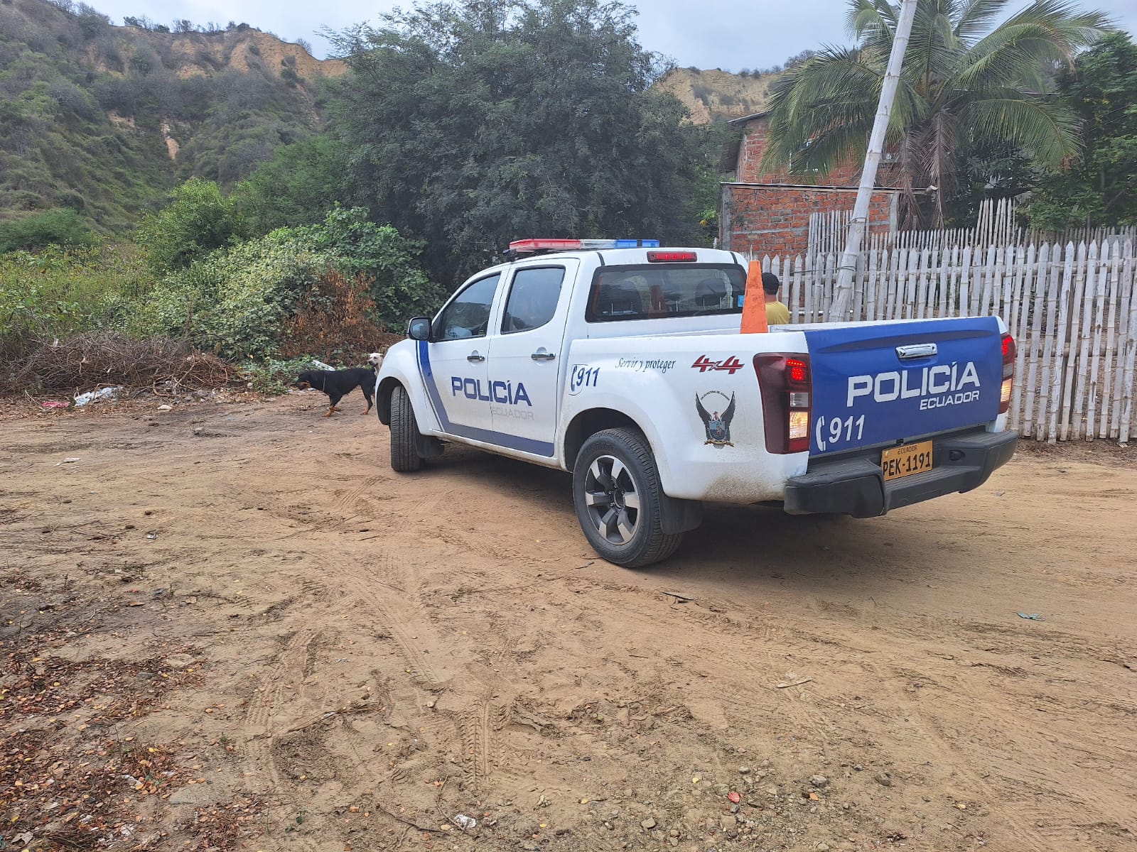 Sicarios armados atacaron a un hombre mientras este se encontraba en una reunión de amigos, informó la Policía Nacional.