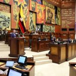 Cuando un funcionario público es sometido a un juicio político puede enfrentar una censura hasta de dos años para ejercer cargos públicos.