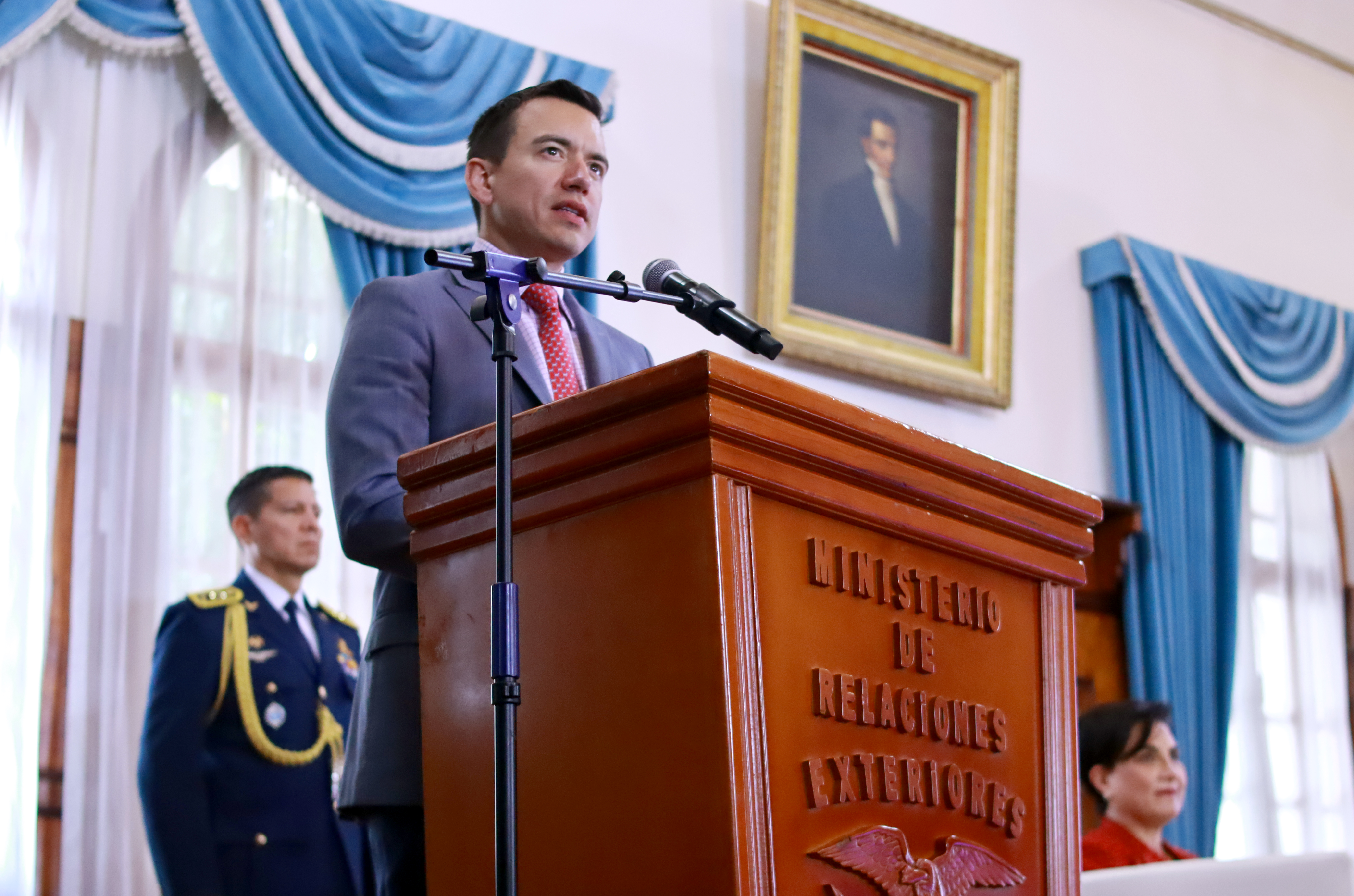 Daniel Noboa mandó a Registro Oficial reformas a la Ley del Iess y Biess