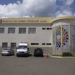 Delincuentes armados interceptaron a una pareja, en el cantón Junín, en Manabí, y la hirieron durante un violento asalto.