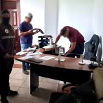 agentes detenidos tras allanamientos en Manabí