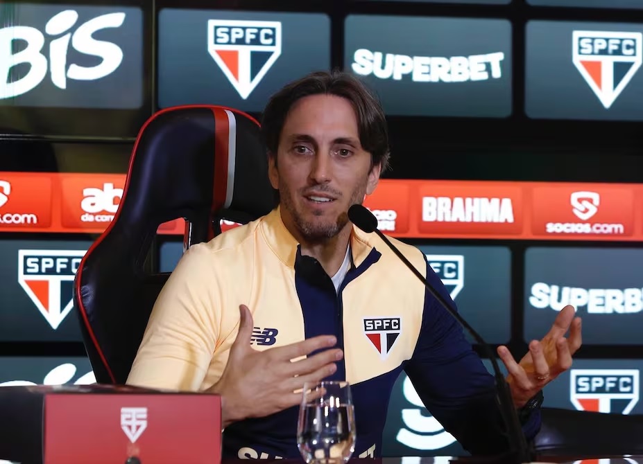 El entrenador argentino Luis Zubeldía, actual director técnico del Sao Paulo, rechazó la posibilidad de dirigir a la selección de Ecuador.