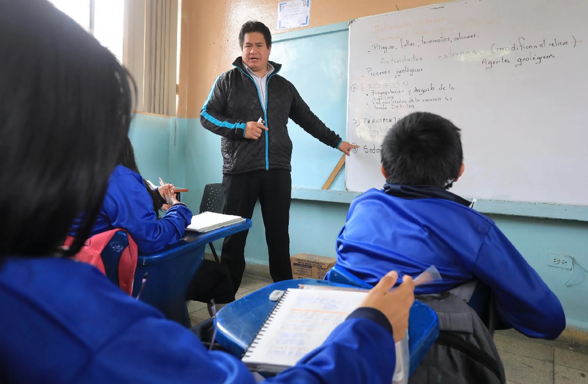 El que incluyan nuevas materias a la malla curricular de la educación es, desde todo punto de vista, algo acertado.