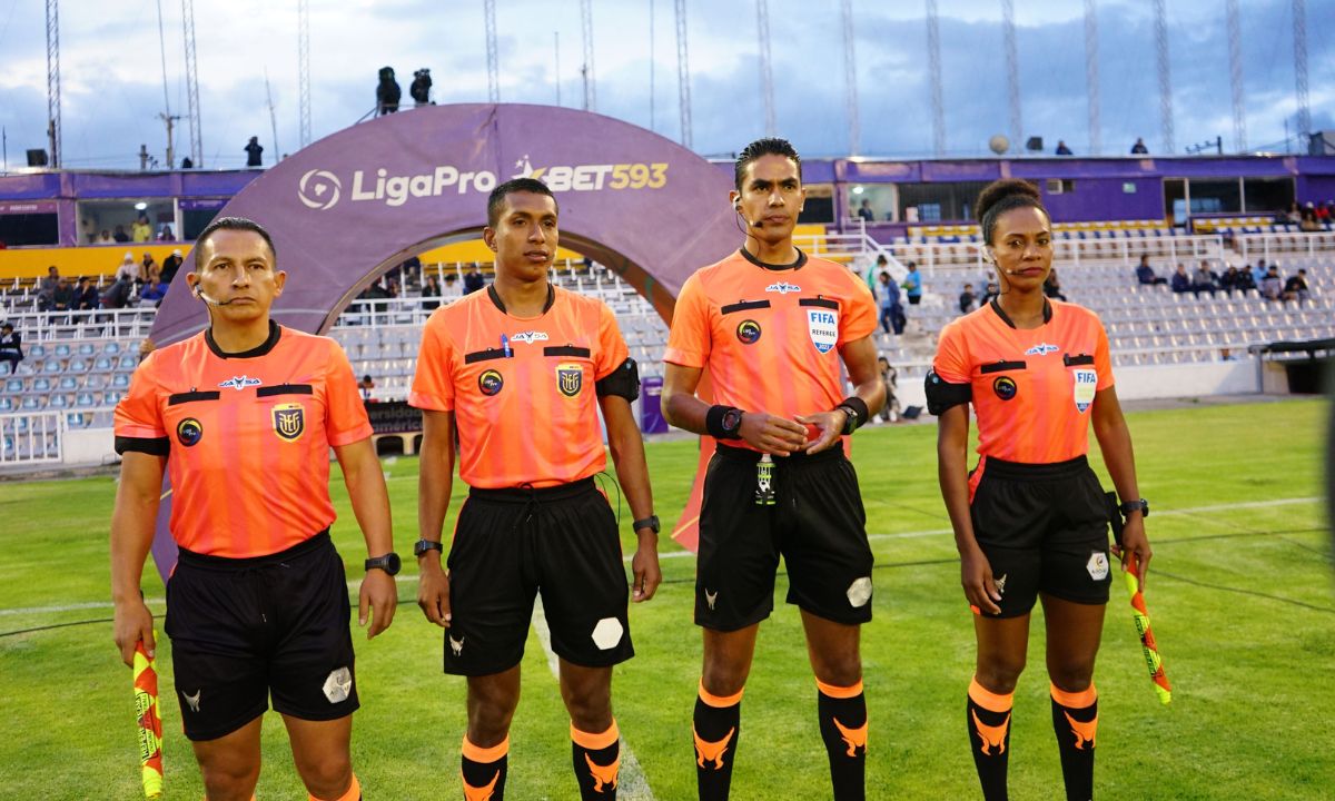 Liga Pro paga a los árbitros el total de lo adeudado.