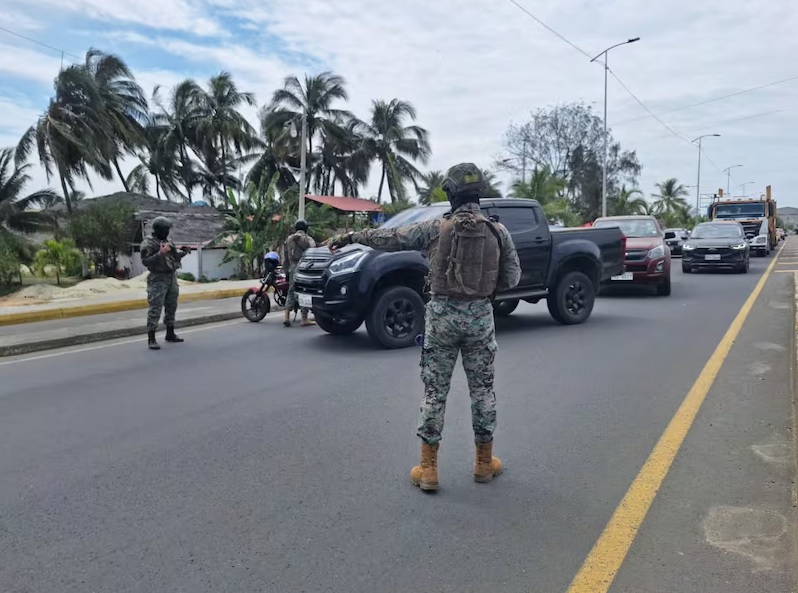 Manabí y Santo Domingo forman parte de las seis provincias del país en las que policías y militares fortalecerán la seguridad en las carreteras.
