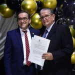 Mario Cedeño Ugalde recibe condecoración de la Asamblea Nacional