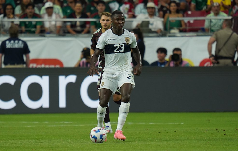 Moisés Caicedo y Carlos Gruezo, una riña que "queda en cancha", dicen seleccionados