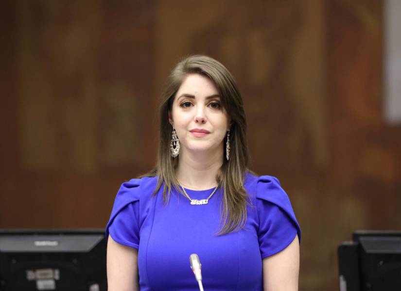 Mónica Palacios retorna a la Asamblea Nacional tras suspensión
