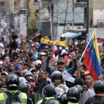 Protestas en varias ciudades de Venezuela tras el triunfo de Nicolás Maduro.