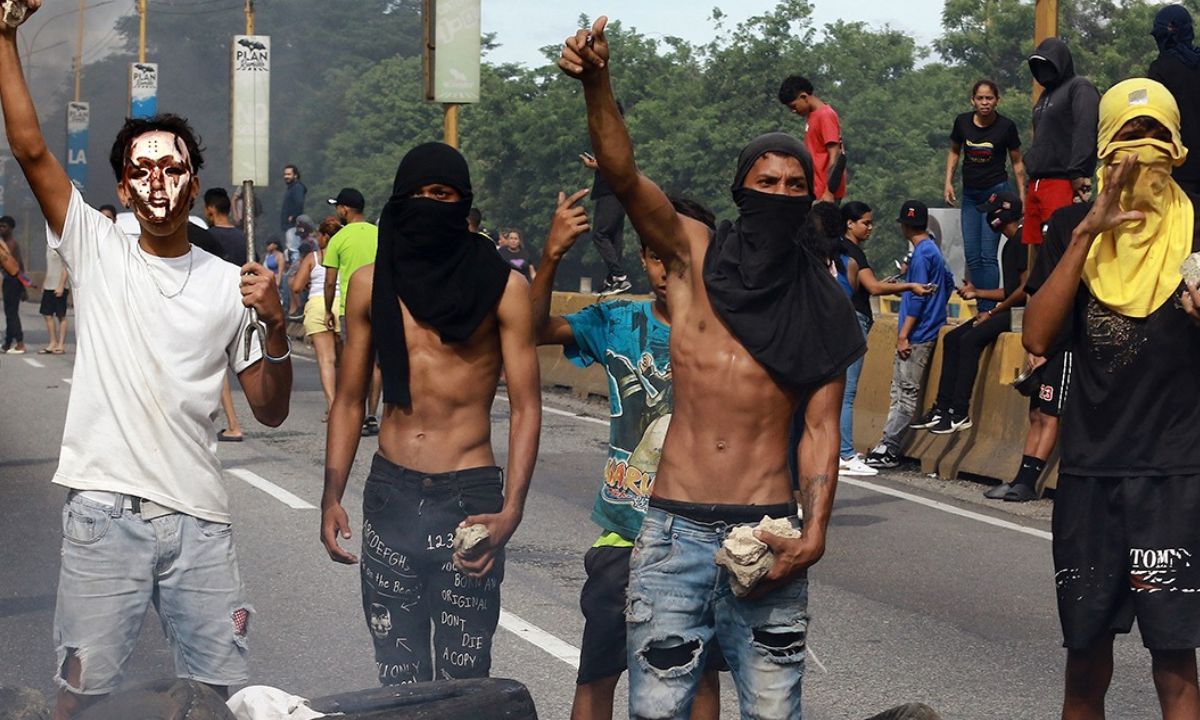 Protestas en Venezuela: Seis muertos y 132 detenidos