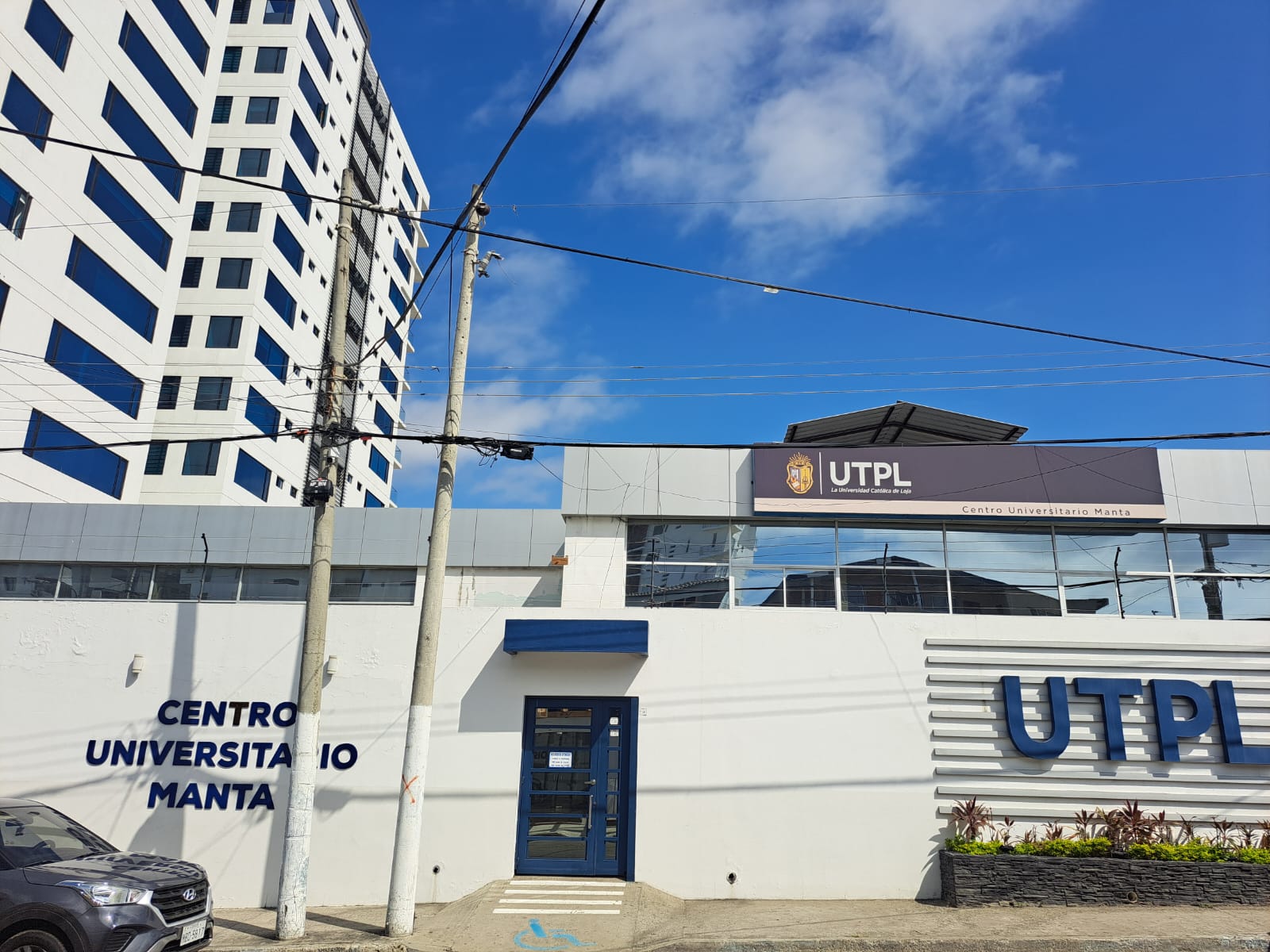 Universidad Particular de Loja sin horarios de clases ni prueba de adminisión en Manta