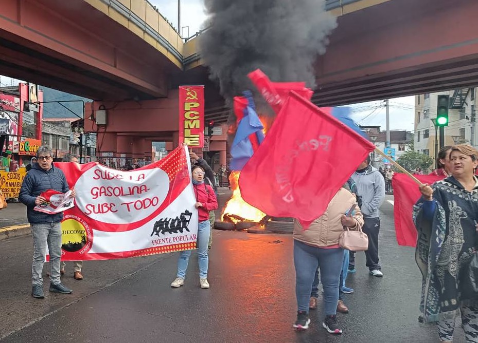 Varias protestas que incluyen quemas de llantas se registran en Quito, desde tempranas horas de este martes 2 de julio del 2024.